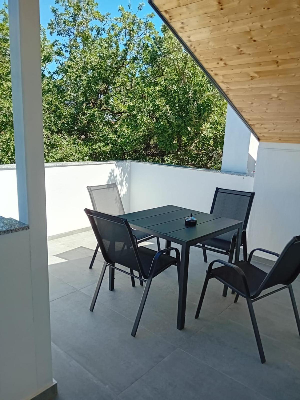 Apartment Mrkic Biograd Na Moru Ngoại thất bức ảnh