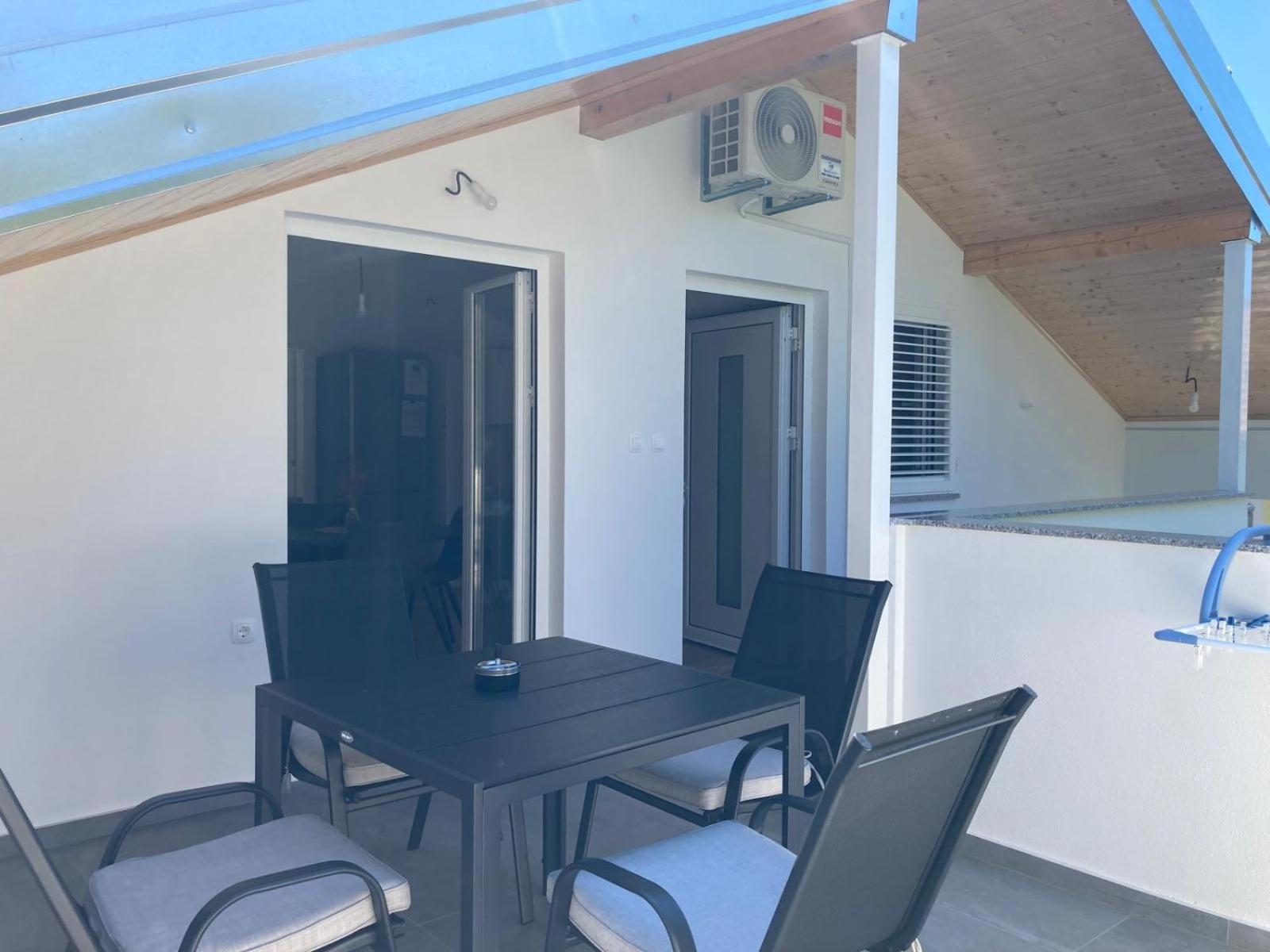 Apartment Mrkic Biograd Na Moru Ngoại thất bức ảnh