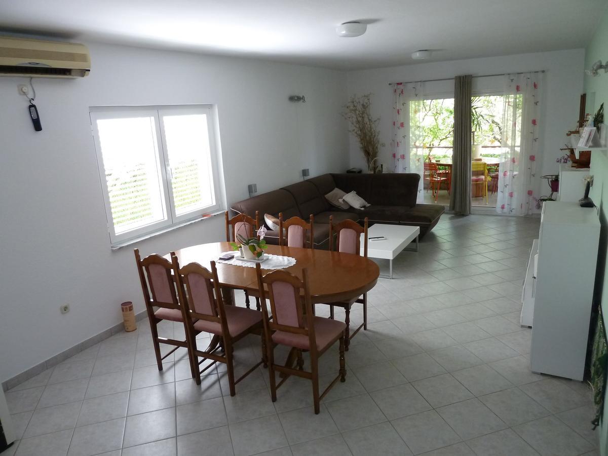 Apartment Mrkic Biograd Na Moru Ngoại thất bức ảnh