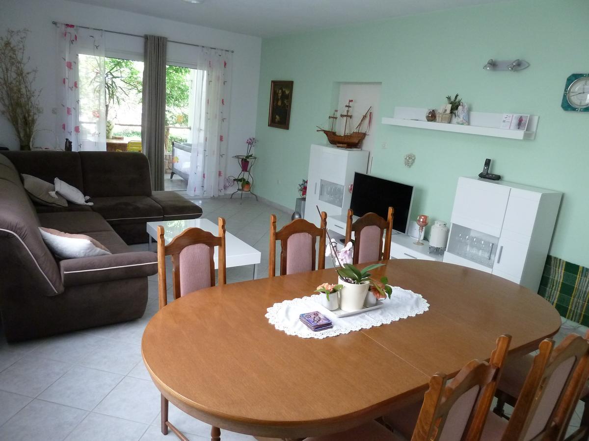 Apartment Mrkic Biograd Na Moru Ngoại thất bức ảnh