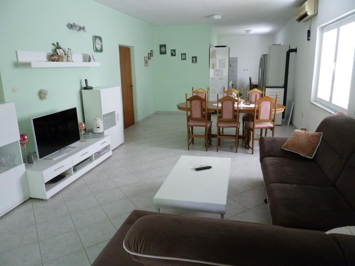 Apartment Mrkic Biograd Na Moru Ngoại thất bức ảnh