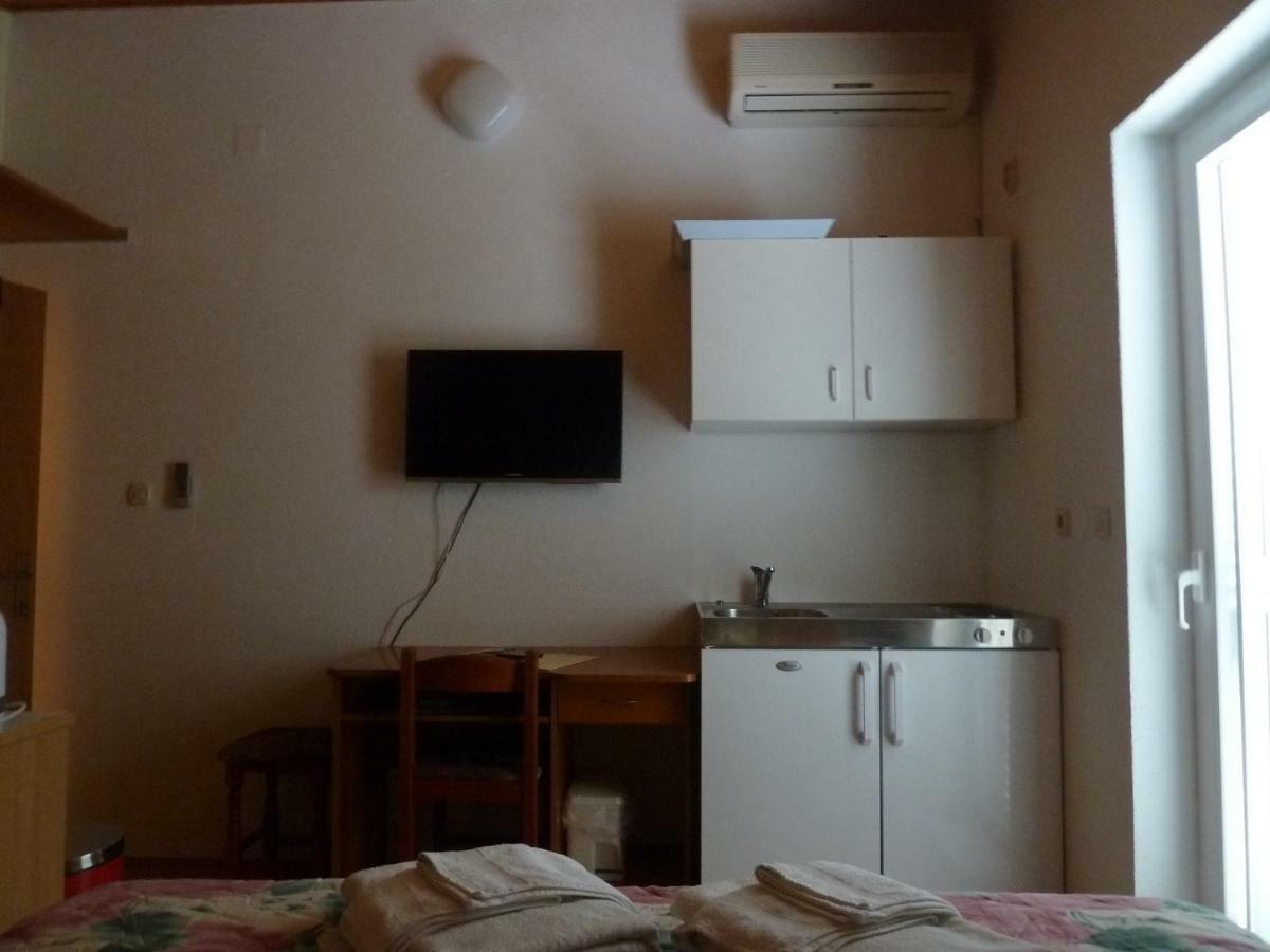 Apartment Mrkic Biograd Na Moru Ngoại thất bức ảnh